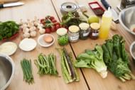 Leafy greens help maintain blood glucose level. (Image via Unsplash/Gareth Hubbard)